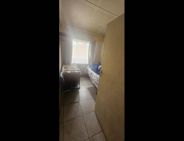 3 BEDROOM APARTMENT FOR SALE IN BEZUIDENHOUT VALLEY